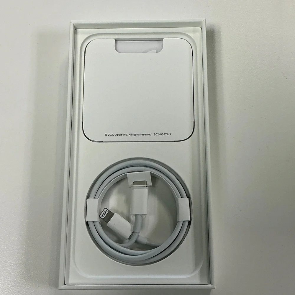 Apple iPhone 12 in Black Gloss